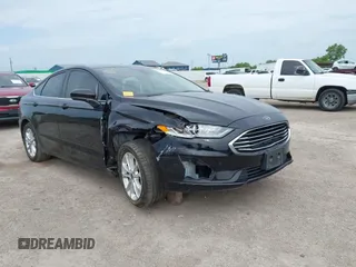 2020 Ford Fusion SE z VIN 3FA6P0HD6LR260717, wystawiony jako IAAI lot #42441190 z przebiegiem 72 227 mil mil oraz . Historia ofert i sprzedaży dostępna na DreamBid. Obrazek 1.