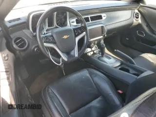 2015 Chevrolet Camaro LT z VIN 2G1FF3D30F9270741, wystawiony jako Copart lot #56735745 z przebiegiem 95 354 mil mil oraz Czysty tytuł • Clean title. Historia ofert i sprzedaży dostępna na DreamBid. Obrazek 8.