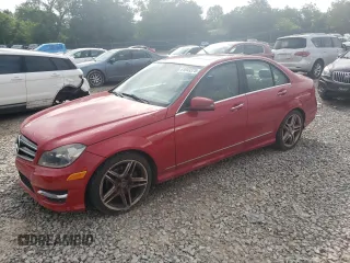2014 Mercedes-Benz C 250 Sport z VIN WDDGF4HB7EA962250, wystawiony jako Copart lot #61043375 z przebiegiem 154 818 mil mil oraz Czysty tytuł • Clean title. Historia ofert i sprzedaży dostępna na DreamBid. Obrazek 1.