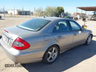 2008 Mercedes-Benz E-Class Luxury 3.5L with VIN WDBUF56X38B266614, listed as a IAAI auction lot 41652231 with 156,748 mi miles. Bid and sale history available at carsss.com. Image 4.