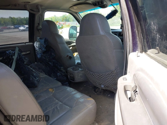 2000 Ford Excursion XLT with VIN 1FMNU41S3YEA00991, listed as a IAAI auction lot 42389475 with 233,665 mi miles and . Bid and sale history available at DreamBid. Image 8.