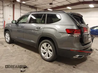 2021 Volkswagen Atlas SE z VIN 1V2KR2CA5MC606590, wystawiony jako IAAI lot #42383813 z przebiegiem 45 087 mil mil oraz . Historia ofert i sprzedaży dostępna na DreamBid. Obrazek 3.