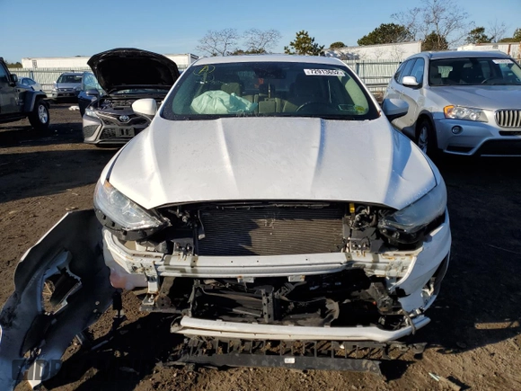 2019 Ford Fusion Hybrid SE with VIN 3FA6P0LU3KR157227, listed as a Copart auction lot 72913652 with 51,912 mi miles. Bid and sale history available at carsss.com. Image 5.