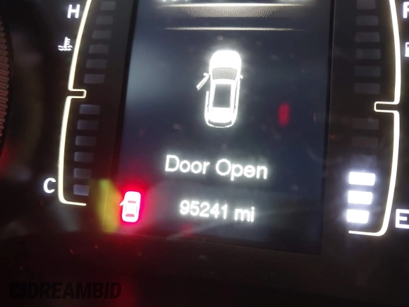 2018 Jeep Cherokee Latitude Tech Connect with VIN 1C4PJMCB1JD509136, listed as a IAAI auction lot 40873652 with 95,241 mi miles and . Bid and sale history available at DreamBid. Image 15.