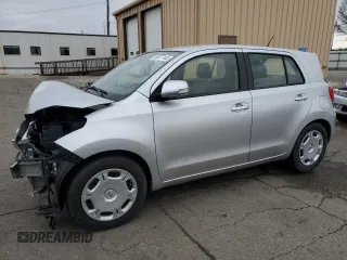 2014 Scion xD z VIN JTKKUPB47E1039362, wystawiony jako Copart lot #49577145 z przebiegiem 164 354 mil mil oraz Szkody całkowita. Historia ofert i sprzedaży dostępna na DreamBid. Obrazek 1.