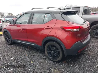 2020 Nissan Kicks SR with VIN 3N1CP5DV4LL565762, listed as a IAAI auction lot 40889527 with 98,722 mi miles. Bid and sale history available at carsss.com. Image 3.