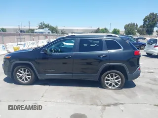 2016 Jeep Cherokee Latitude with VIN 1C4PJLCS8GW260180, listed as a IAAI auction lot 42649326 with 207,732 mi miles and . Bid and sale history available at DreamBid. Image 14.