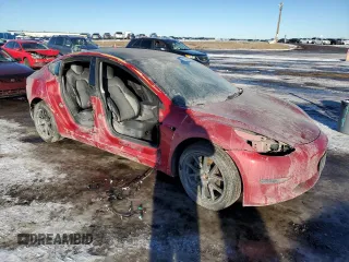 2022 Tesla Model 3 Long Range z VIN 5YJ3E1EB0NF107170, wystawiony jako Copart lot #79067033 z przebiegiem 51 921 mil mil oraz Czysty tytuł • Clean title. Historia ofert i sprzedaży dostępna na DreamBid. Obrazek 4.