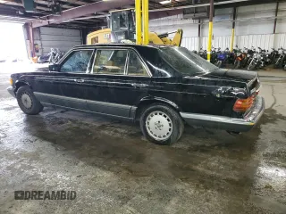 1990 Mercedes-Benz 300 with VIN WDBCA25D8LA523894, listed as a Copart auction lot 83338504 with 222,590 mi miles and Clean Title. Bid and sale history available at DreamBid. Image 2.