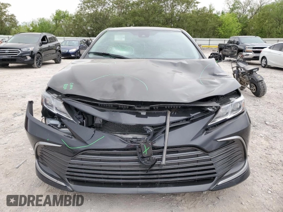 2023 Toyota Camry LE z VIN 4T1C11AK4PU176564, wystawiony jako Copart lot #53727375 z przebiegiem 20 402 mil mil oraz Szkoda całkowita • Salvage title. Historia ofert i sprzedaży dostępna na DreamBid. Obrazek 5.