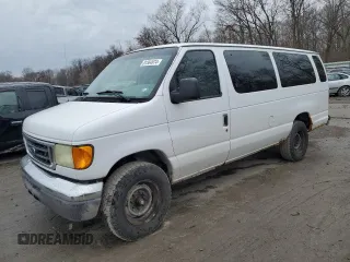 2004 Ford Econoline Passenger XL with VIN 1FBSS31L64HA57005, listed as a Copart auction lot 81564974 with 140,859 mi miles and Clean Title. Bid and sale history available at carsss.com. Image 1.