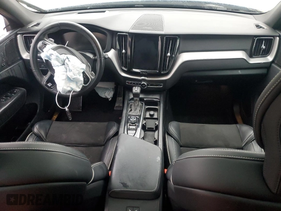 2019 Volvo XC60 R-Design z VIN LYVA22RM1KB278556, wystawiony jako Copart lot #84701704 z przebiegiem 50 721 mil mil oraz Nie do naprawy • Non repairable. Historia ofert i sprzedaży dostępna na DreamBid. Obrazek 8.