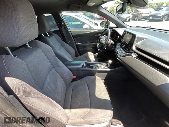 2018 Toyota C-HR XLE with VIN NMTKHMBX1JR004008, listed as a Copart auction lot 61504265 with 106,802 mi miles and Clean title. Bid and sale history available at DreamBid. Image 5.
