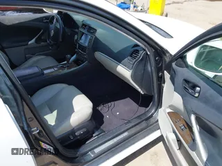 2011 Lexus IS 250 z VIN JTHCF5C24B5047820, wystawiony jako IAAI lot #42112789 z przebiegiem 109 254 mil mil oraz . Historia ofert i sprzedaży dostępna na DreamBid. Obrazek 5.