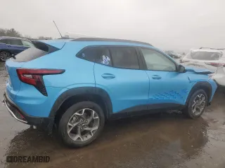 2025 Chevrolet Trax LT with VIN KL77LHEP0SC104304, listed as a Copart auction lot 48111385 with 2,480 mi miles and Salvage Title. Bid and sale history available at carsss.com. Image 3.