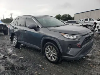 2021 Toyota RAV4 XLE Premium z VIN 2T3C1RFV0MC106727, wystawiony jako Copart lot #59282205 z przebiegiem 48 074 mil mil oraz Szkoda całkowita • Salvage title. Historia ofert i sprzedaży dostępna na DreamBid. Obrazek 4.