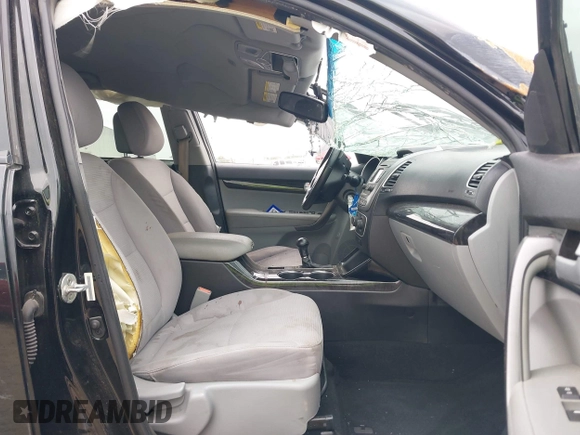 2015 Kia Sorento LX with VIN 5XYKT4A63FG592815, listed as a IAAI auction lot 41916446 with 149,669 mi miles. Bid and sale history available at carsss.com. Image 5.