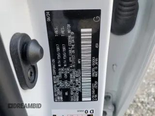 2024 Toyota 4Runner SR5 z VIN JTEMU5JR5R6292041, wystawiony jako Copart lot #59817895 z przebiegiem 9 451 mil mil oraz Szkoda całkowita • Salvage title. Historia ofert i sprzedaży dostępna na DreamBid. Obrazek 12.