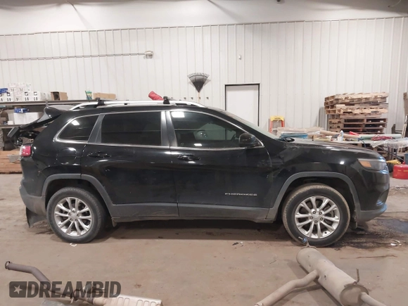 2019 Jeep Cherokee Latitude with VIN 1C4PJLCB7KD175755, listed as a IAAI auction lot 40954585 with 88,583 mi miles. Bid and sale history available at carsss.com. Image 14.