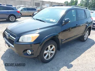 2010 Toyota RAV4 Limited с VIN JTMDF4DV2A5025032, выставлен на аукционе IAAI как лот 42672176 с пробегом 170 739 миль миль и . История ставок и продаж доступна на DreamBid. Изображение 2.