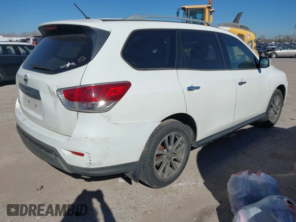 2015 Nissan Pathfinder SV with VIN 5N1AR2MN8FC668305, listed as a IAAI auction lot 41779780 with 216,818 mi miles. Bid and sale history available at carsss.com. Image 4.