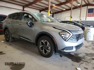 2024 Kia Sportage LX with VIN KNDPUCDF8R7276062, listed as a Copart auction lot 49069565 with 3,900 mi miles and Salvage Title. Bid and sale history available at DreamBid. Image 4.