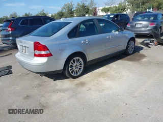 2005 Volvo S40 z VIN YV1MS682352103617, wystawiony jako IAAI lot #42266649 z przebiegiem 156 743 mil mil oraz . Historia ofert i sprzedaży dostępna na DreamBid. Obrazek 4.