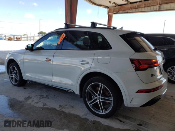 2023 Audi Q5 S line Premium Plus with VIN WA1E2AFY8P2128031, listed as a Copart auction lot 82355774 with 23,909 mi miles and Clean title. Bid and sale history available at DreamBid. Image 2.