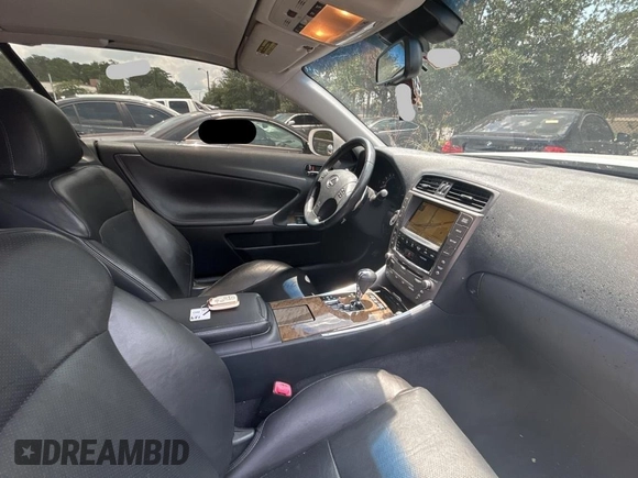 2010 Lexus IS 250 C z VIN JTHFF2C21A2511092, wystawiony jako Copart lot #59193075 z przebiegiem 192 550 mil mil oraz Czysty tytuł • Clean title. Historia ofert i sprzedaży dostępna na DreamBid. Obrazek 5.