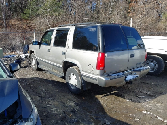 1998 Chevrolet Tahoe with VIN 1GNEK13R7WJ367763, listed as a IAAI auction lot 41442910 with 270,488 mi miles. Bid and sale history available at carsss.com. Image 3.