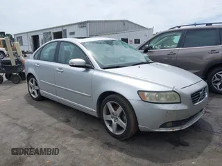2008 Volvo S40 2.4L z VIN YV1MS382982384776, wystawiony jako IAAI lot #42309949 z przebiegiem 215 744 mil mil oraz . Historia ofert i sprzedaży dostępna na DreamBid. Obrazek 1.