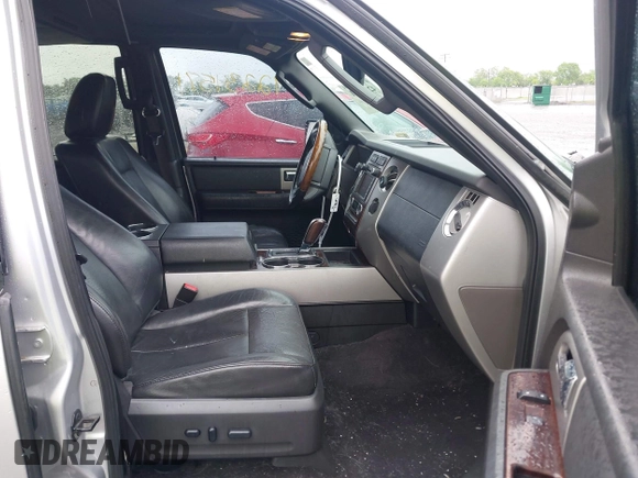 2010 Ford Expedition Limited z VIN 1FMJU2A5XAEB71496, wystawiony jako IAAI lot #42234571 z przebiegiem 267 867 mil mil oraz . Historia ofert i sprzedaży dostępna na DreamBid. Obrazek 5.