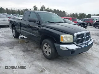 2005 Dodge Dakota SLT with VIN 1D7HE42K75S140168, listed as a IAAI auction lot 41581634 with 121,983 mi miles and . Bid and sale history available at carsss.com. Image 1.