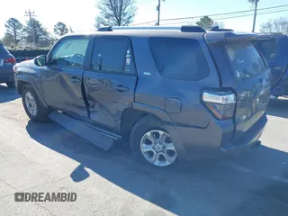 2021 Toyota 4Runner SR5 z VIN JTEMU5JR7M5953230, wystawiony jako IAAI lot #41705423 z przebiegiem 64 240 mil mil oraz . Historia ofert i sprzedaży dostępna na DreamBid. Obrazek 3.