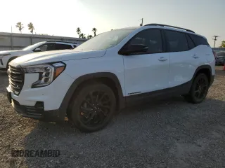 2023 GMC Terrain SLT z VIN 3GKALPEG7PL241968, wystawiony jako Copart lot #51231085 z przebiegiem 26 881 mil mil oraz Szkoda całkowita • Salvage title. Historia ofert i sprzedaży dostępna na DreamBid. Obrazek 1.