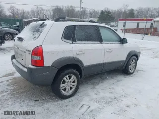 2008 Hyundai Tucson SE with VIN KM8JN72D98U799243, listed as a IAAI auction lot 41029346 with 101,345 mi miles. Bid and sale history available at carsss.com. Image 4.
