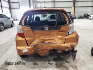 2009 Honda Fit Sport z VIN JHMGE88439S058349, wystawiony jako Copart lot #56873185 z przebiegiem 117 523 mil mil oraz Szkoda całkowita • Salvage title. Historia ofert i sprzedaży dostępna na DreamBid. Obrazek 6.