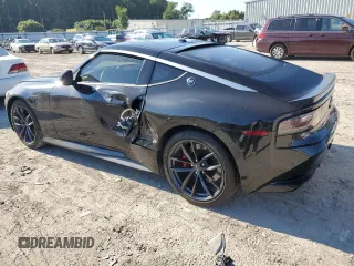 2024 Nissan Z Performance z VIN JN1BZ4BH8RM361445, wystawiony jako Copart lot #60575274 z przebiegiem 6 520 mil mil oraz Szkoda całkowita • Salvage title. Historia ofert i sprzedaży dostępna na DreamBid. Obrazek 2.