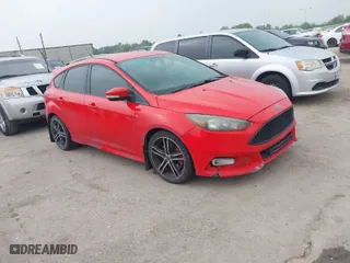 2015 Ford Focus ST with VIN 1FADP3L9XFL356641, listed as a IAAI auction lot 41928846 with 92,110 mi miles. Bid and sale history available at carsss.com. Image 1.