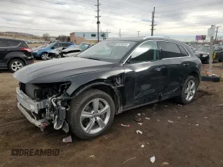 2019 Audi e-tron Premium Plus z VIN WA1LAAGE0KB021160, wystawiony jako Copart lot #43576875 z przebiegiem 38 112 mil mil oraz Szkoda całkowita • Salvage title. Historia ofert i sprzedaży dostępna na DreamBid. Obrazek 1.