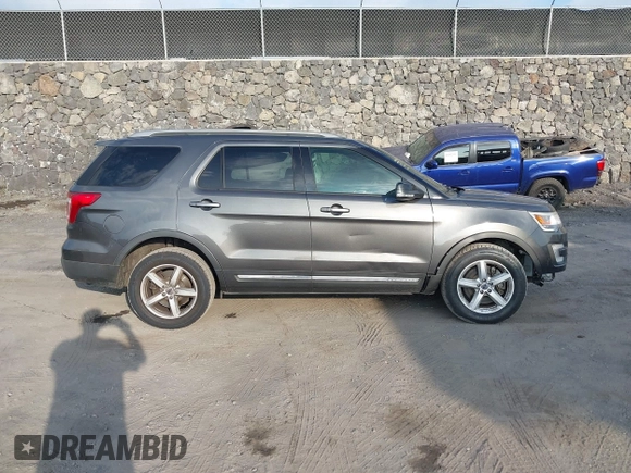 2017 Ford Explorer XLT with VIN 1FM5K8D86HGD43053, listed as a IAAI auction lot 41637631 with 72,449 mi miles and . Bid and sale history available at carsss.com. Image 13.