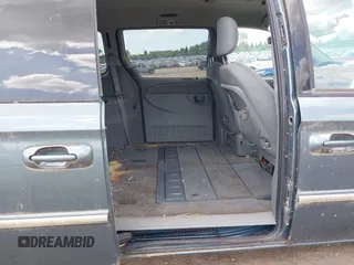 2006 Chrysler Town & Country Touring z VIN 2A4GP54L56R759683, wystawiony jako IAAI lot #42525277 z przebiegiem 107 319 mil mil oraz . Historia ofert i sprzedaży dostępna na DreamBid. Obrazek 8.