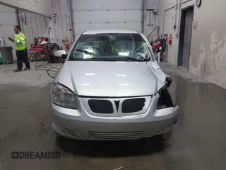 2009 Pontiac G5 with VIN 1G2AL18HX97132901, listed as a IAAI auction lot 41402858 with 1 mi miles. Bid and sale history available at carsss.com. Image 12.