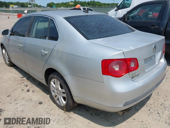 2007 Volkswagen Jetta 2.5 with VIN 3VWSF71K97M093153, listed as a IAAI auction lot 42392471 with 228,039 mi miles and . Bid and sale history available at DreamBid. Image 3.