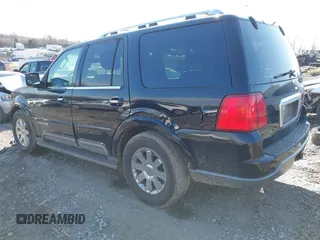 2004 Lincoln Navigator Luxury with VIN 5LMFU28R54LJ07507, listed as a IAAI auction lot 41284716 with 255,912 mi miles. Bid and sale history available at carsss.com. Image 3.