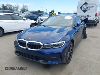 2020 BMW 3 Series 330i z VIN 3MW5R1J07L8B25522, wystawiony jako IAAI lot #41979589 z przebiegiem Nie podano mil oraz . Historia ofert i sprzedaży dostępna na DreamBid. Obrazek 2.