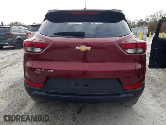 2024 Chevrolet TrailBlazer LS with VIN KL79MNSL8RB093249, listed as a Copart auction lot 84298804 with 8,050 mi miles and Salvage Title. Bid and sale history available at DreamBid. Image 6.