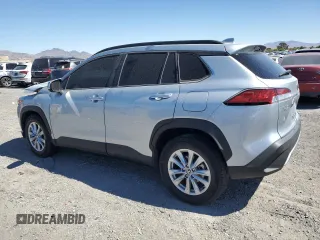 2023 Toyota Corolla Cross LE z VIN 7MUBAAAGXPV055740, wystawiony jako Copart lot #50434665 z przebiegiem 35 758 mil mil oraz Szkoda całkowita • Salvage title. Historia ofert i sprzedaży dostępna na DreamBid. Obrazek 2.