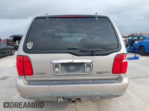 2001 Lincoln Navigator with VIN 5LMEU27R61LJ25426, listed as a IAAI auction lot 42455202 with 345,744 mi miles and . Bid and sale history available at DreamBid. Image 17.
