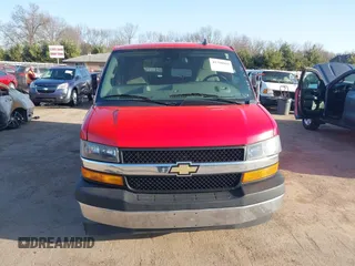 2020 Chevrolet City Express Cargo z VIN 1GCZGGFG5L1188853, wystawiony jako IAAI lot #41790969 z przebiegiem 104 599 mil mil oraz . Historia ofert i sprzedaży dostępna na DreamBid. Obrazek 13.